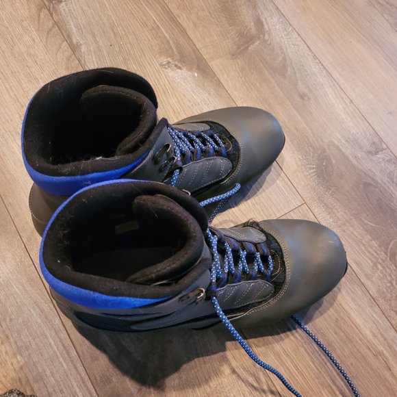 Trak brand made in Hungary Ski / snow shoes - Picture 2 of 6